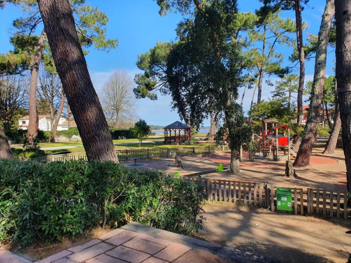 Terrasses Saint Georges - Un Emplacement Exceptionnel Au Centre-Ville Et Au Calme A Quelques Pas Du Lac Marin سورت-هوسيغور المظهر الخارجي الصورة